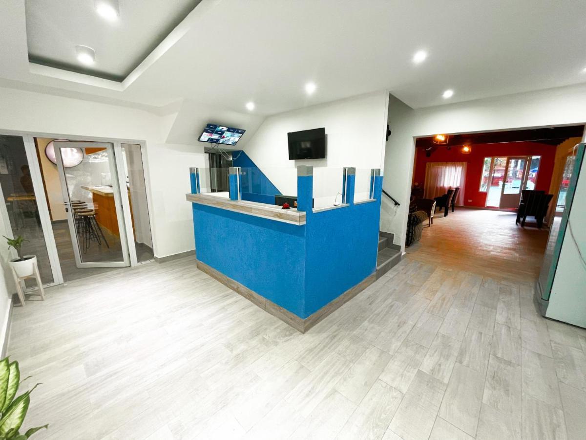 Aguila Blanca Hotel Вила Гесел Екстериор снимка